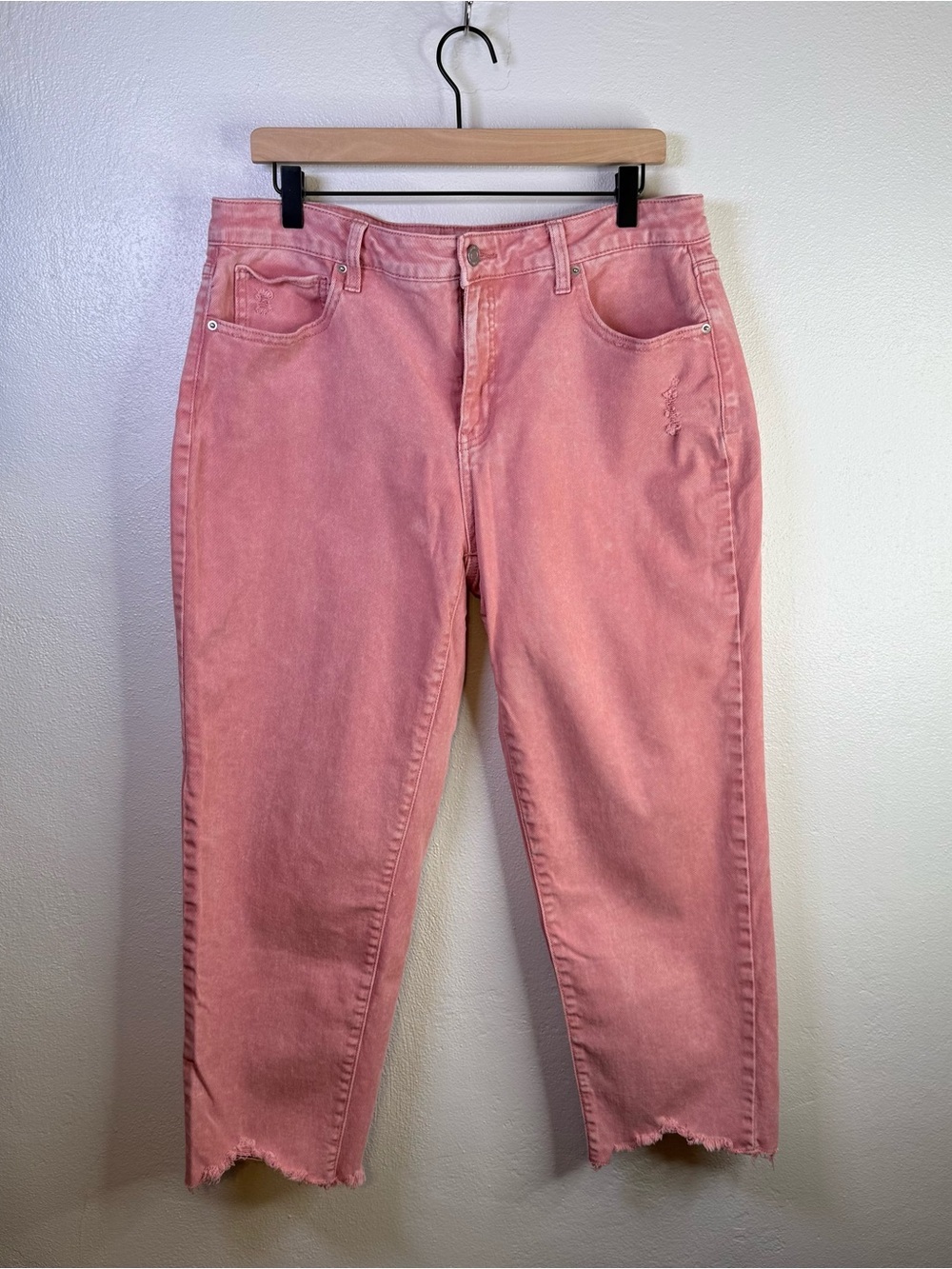 Time and Tru Women's Pink Mid-Rise Cropped Ankle Jeans Raw Hem Size 14 Feminine